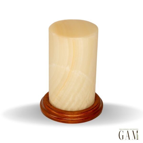 urna de piedra ónix con base de madera de cedro
